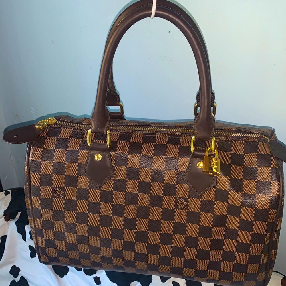 Brand new bag, excellent condition, used.💢